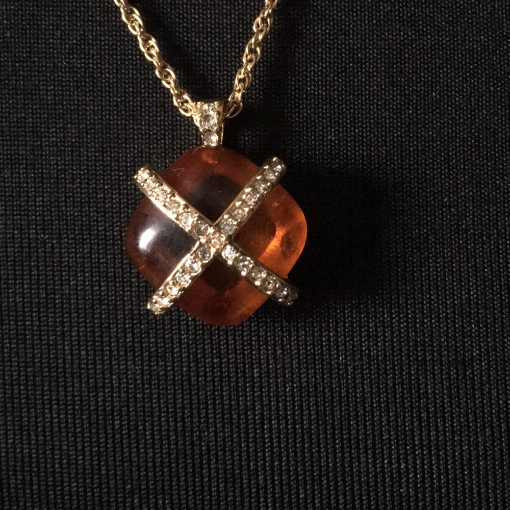 🎊SAQ Wrapped Pendant